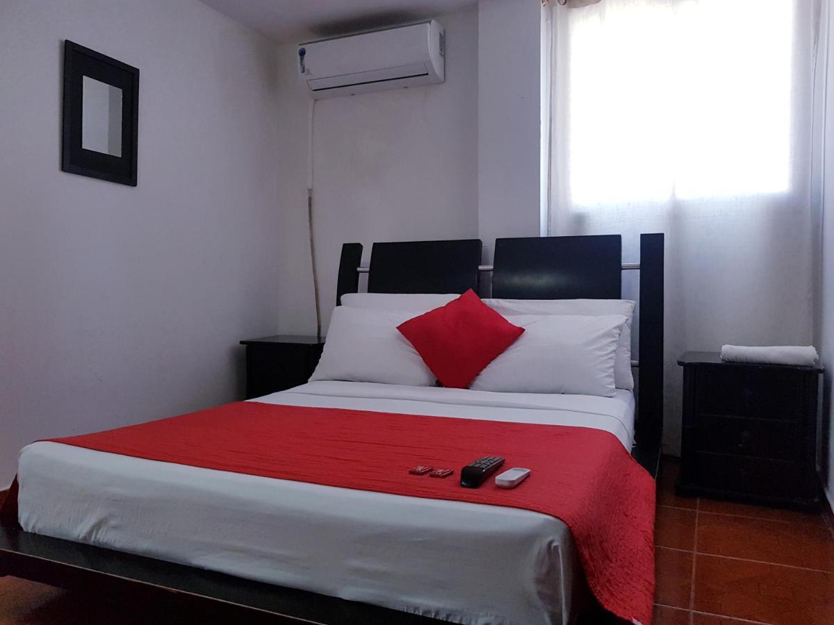 Media Luna Hotel 2*