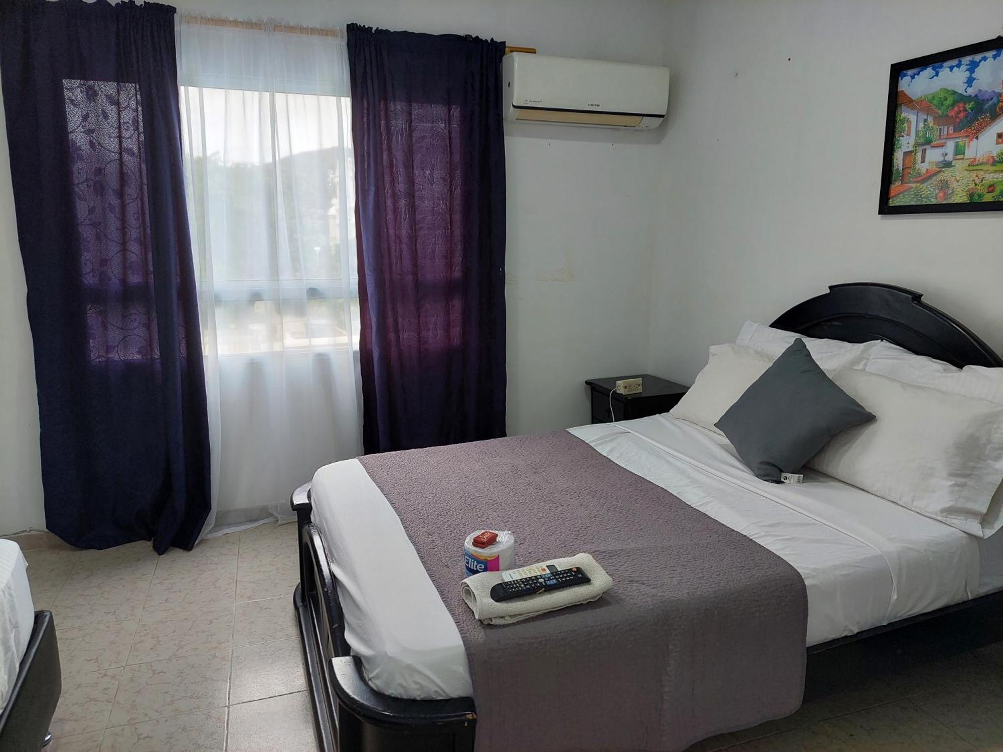 Media Luna Hotel