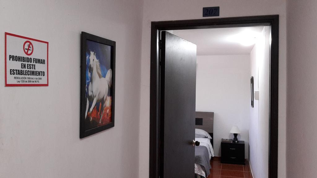 Media Luna Hotel
