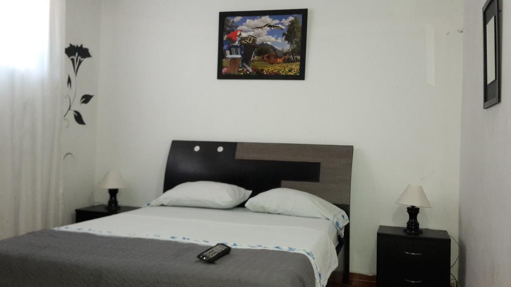 Media Luna Hotel